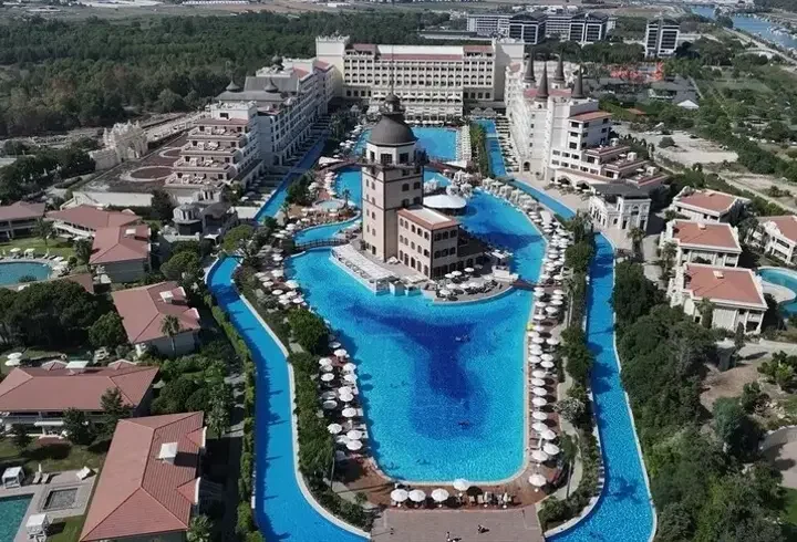 Antalya'da yabancı turist sayısı 6,5 milyonu aştı! Otellerde doluluk yüzde 100'e yaklaştı