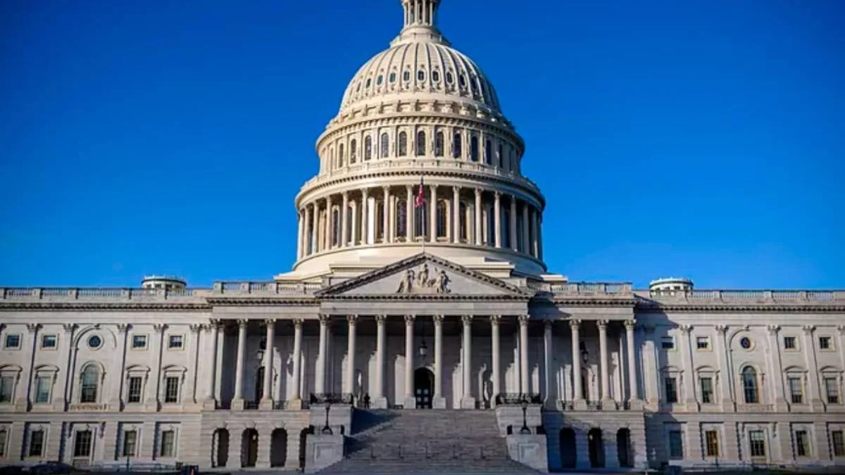 El Senado de Estados Unidos vota por primera vez a favor de detener la guerra de Irán