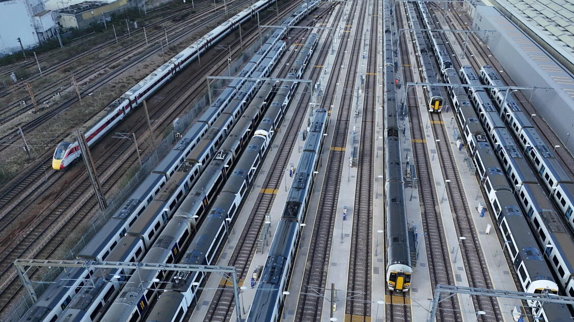 Scontro tra due treni a nord di Londra, in azione i soccorsi