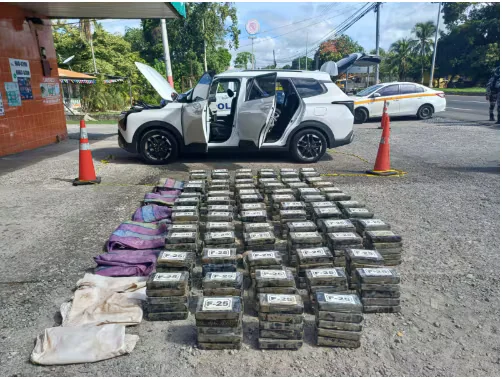 Condenan a doce años a dos colombianos por transportar 2,851 paquetes de marihuana en aguas del Pacífico panameño