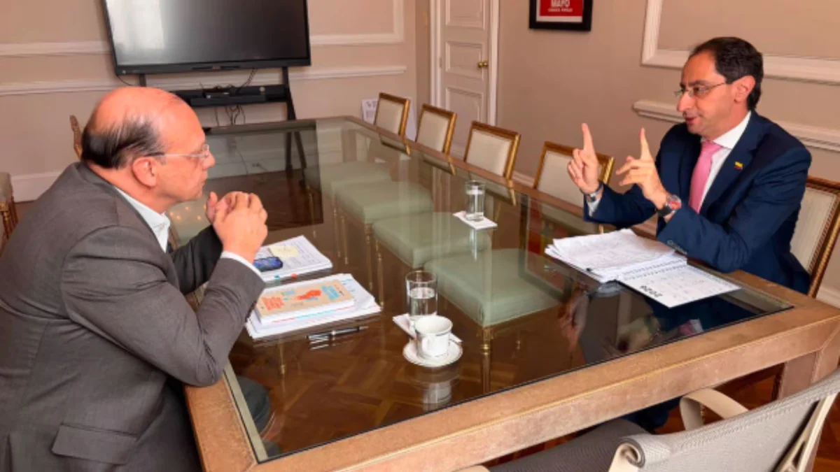 Ministerio de Hacienda presentó balance de su primera semana de empalme: recargo dominical, baja de tasas y desempleo en 8%