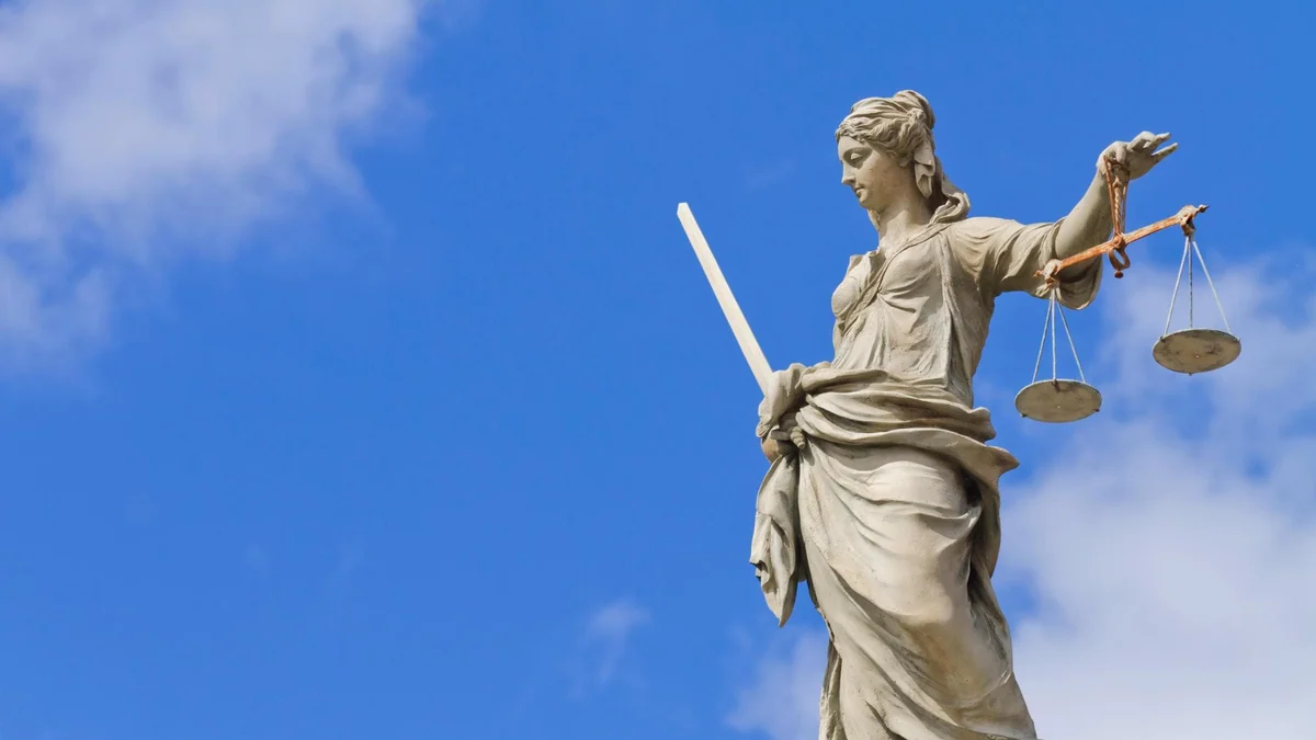 Strasburgo condanna l’Italia. Per la pm normale che l’uomo debba superare la resistenza della donna”