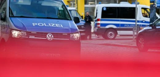 Dresden: Mann zielt mit Waffe auf Supermarktbesucher und ruft islamischen Spruch
