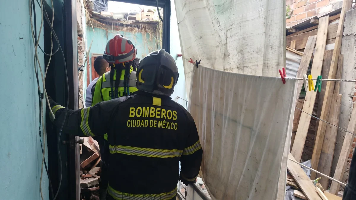 Derrrumbe de losa en la colonia Álamos deja tres heridos
