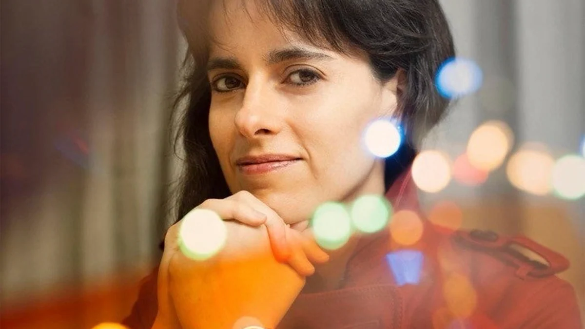Carissa Véliz, filósofa: "Usar la IA para predecir es como buscar el futuro en las entrañas de animales muertos"