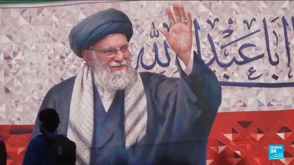 Iran : à la veille des funérailles de Khamenei, qui détient les rennes du pays ?