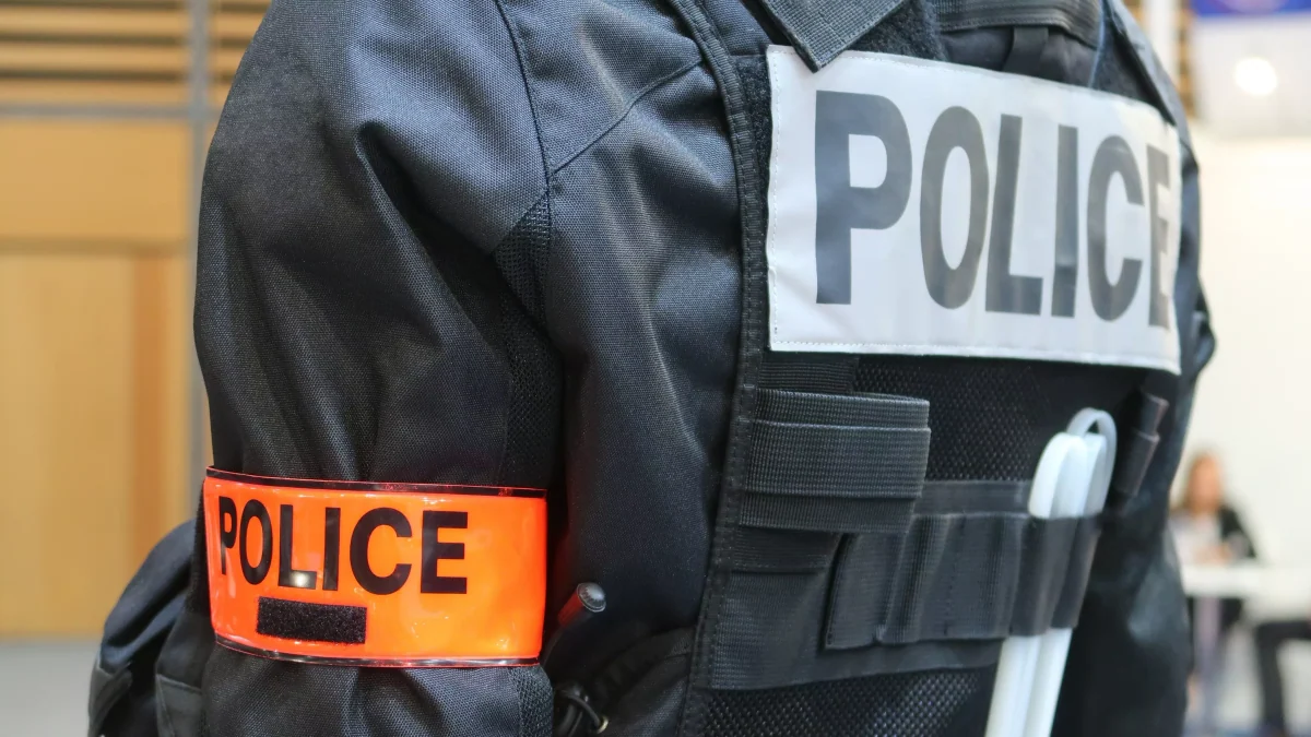 Paris : une jeune femme retrouvée morte dans sa baignoire, son conjoint s’est enfui par le toit de l’immeuble