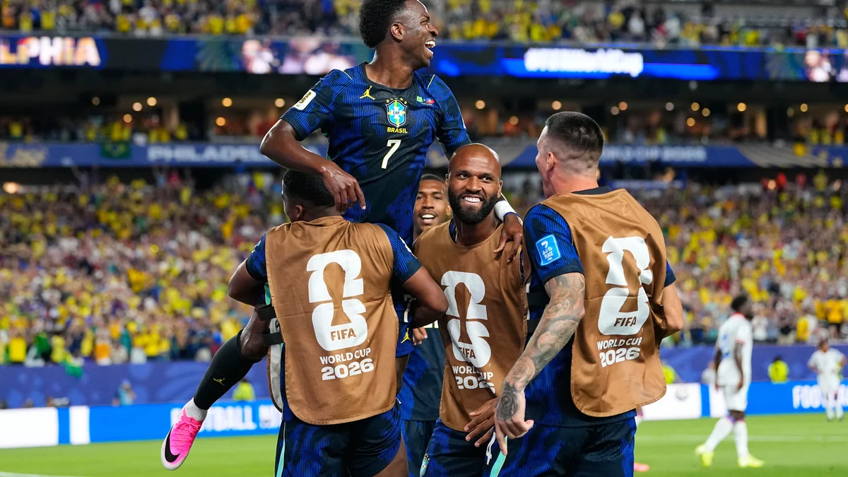 Brasil recupera la sonrisa con Vinicius y tiembla por Raphinha en la goleada ante Haití