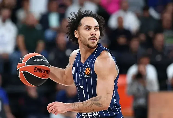 Anadolu Efes, Shane Larkin’e resmen veda etti! Fenerbahçe yolunda...