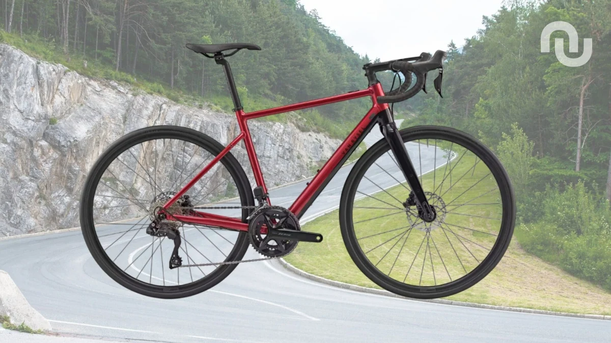 Decathlon fait fondre de 1 000 € le prix de ce vélo de route électrique haut de gamme