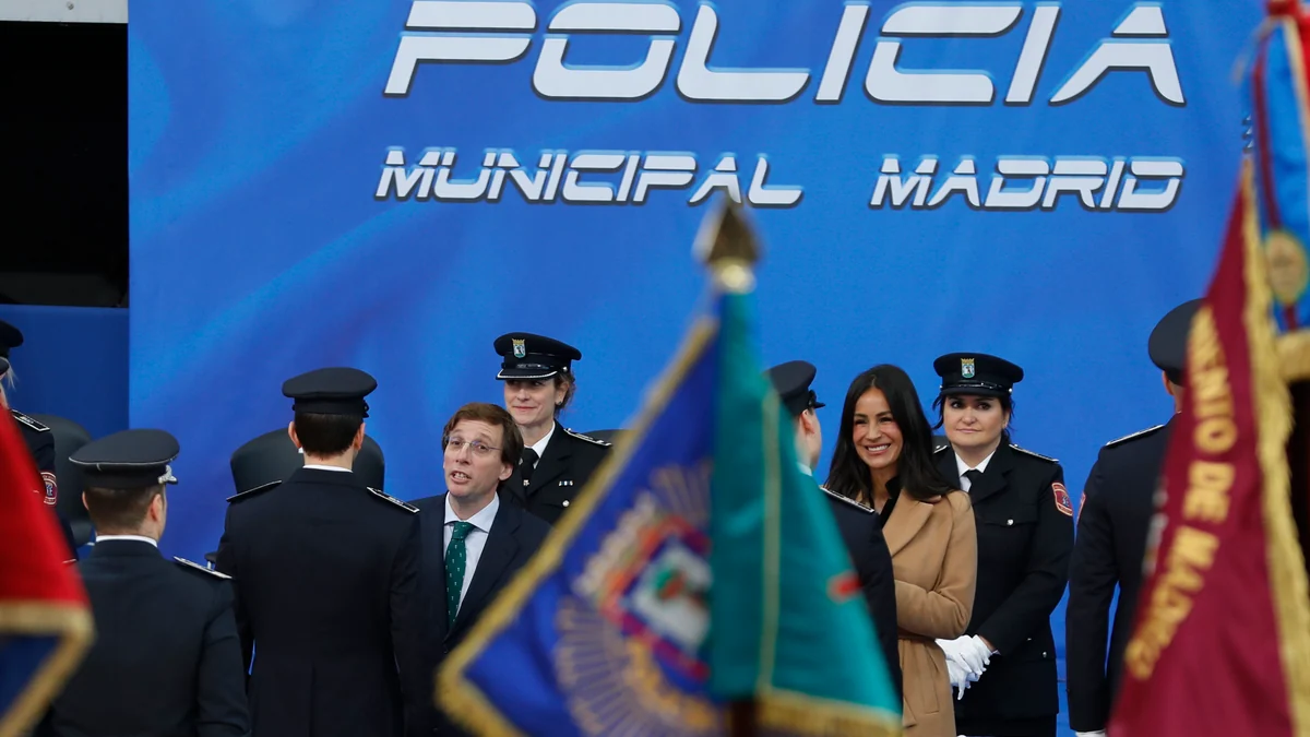 Un juez tumba el reparto de destinos de 325 policías municipales de Madrid y obliga al Ayuntamiento a dar prioridad a las promociones anteriores