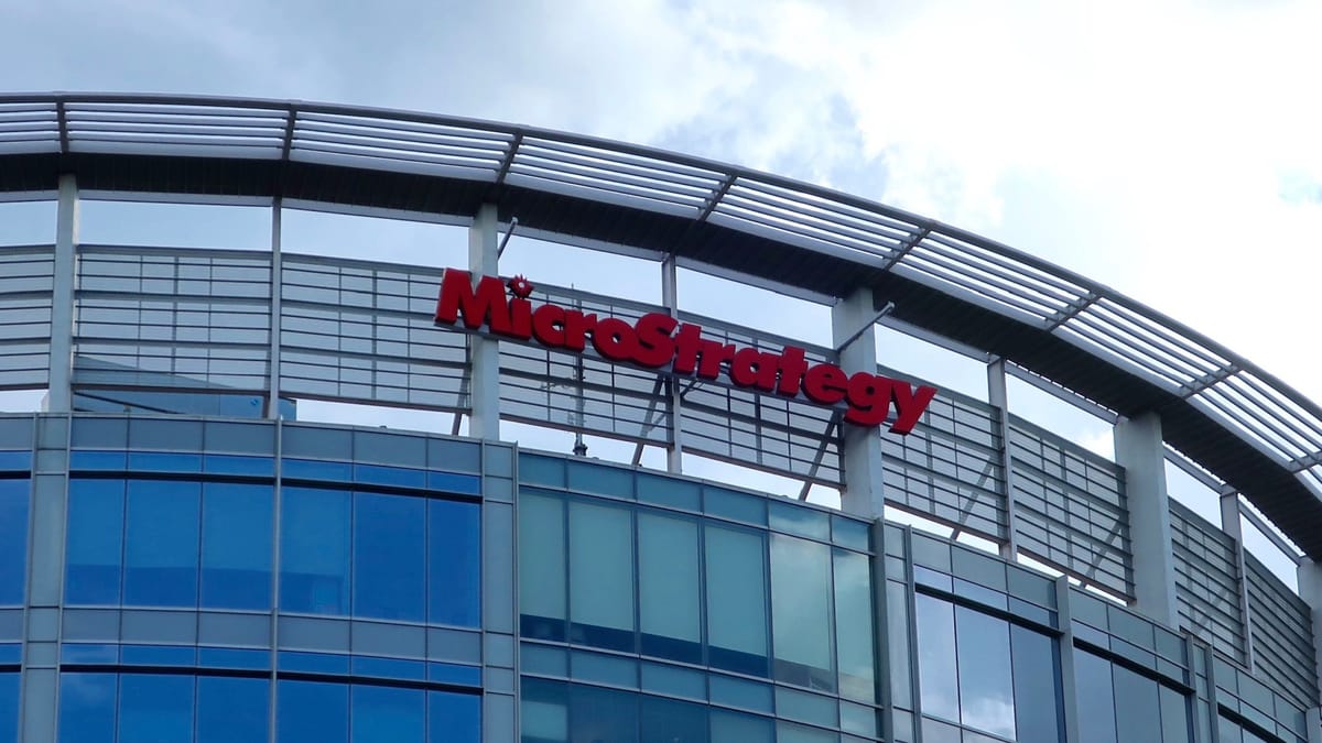 MicroStrategy’den 105 Milyon Dolarlık Bitcoin Satışı: Santiment Tarihi Dibi İşaret Etti