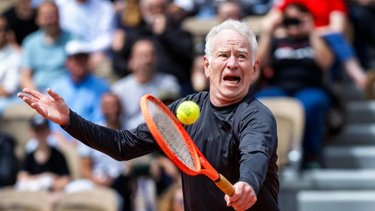 McEnroe: “Cobolli è un talento speciale, sa come battere Zverev”