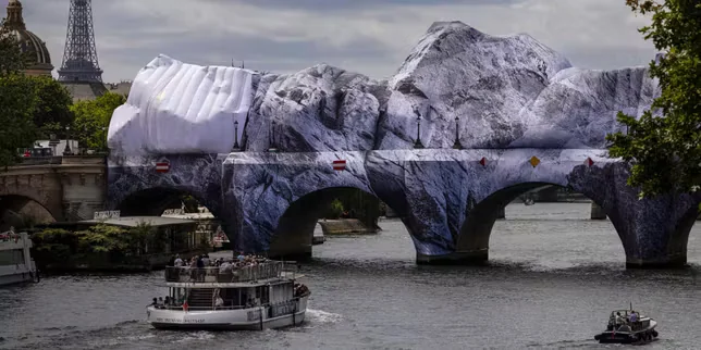L’œuvre de JR, « La Caverne du Pont-Neuf », ouvre au public à Paris, jusqu’au 28 juin