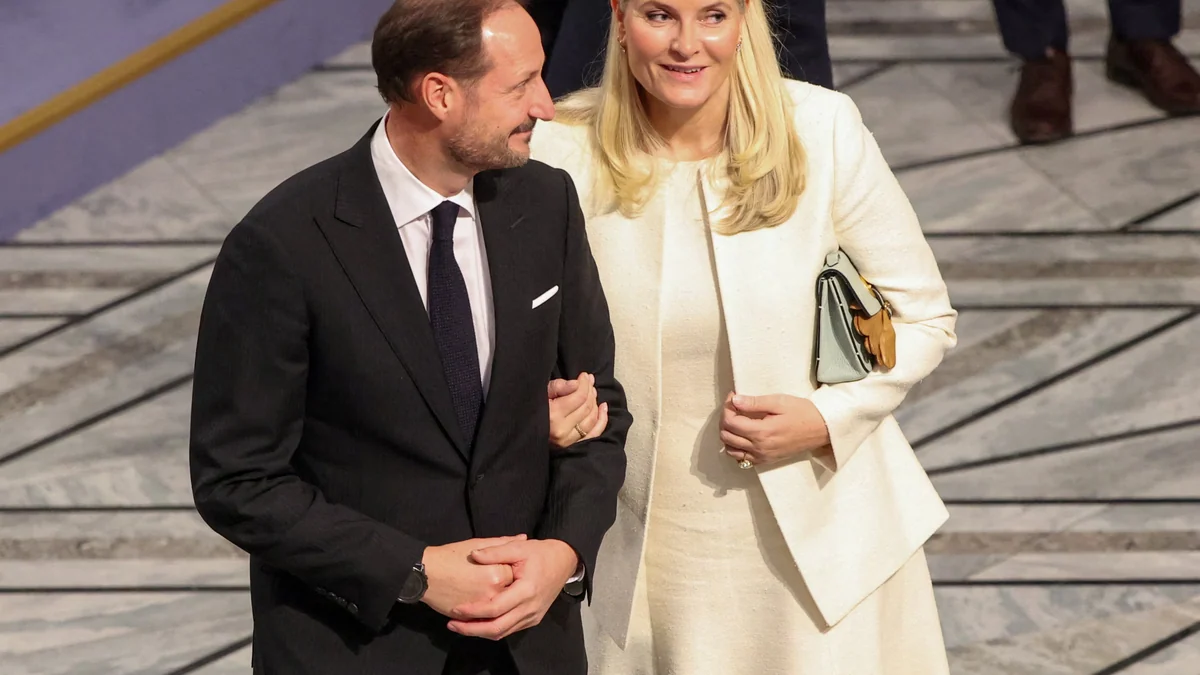 El príncipe Haakon retoma su agenda internacional con un viaje a Miami tras la operación de Mette-Marit para apoyar a la selección