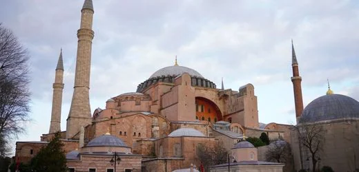 Istanbul: Touristen in Hagia Sophia festgenommen – weil sie aus Bibel vorgelesen haben sollen