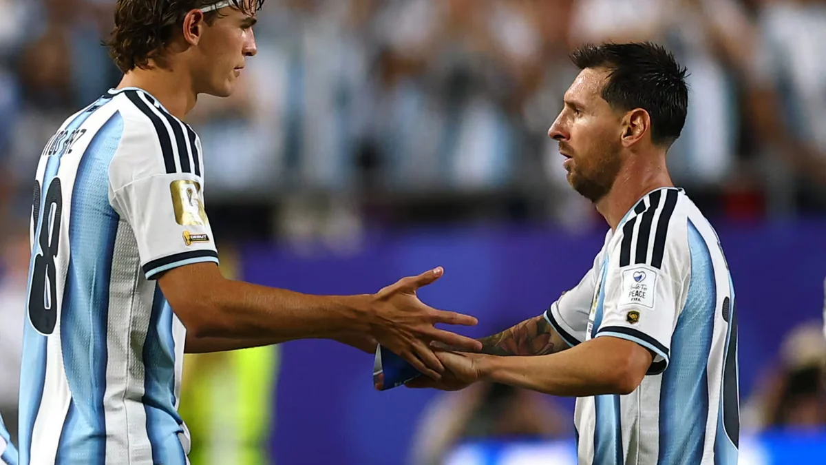 Quién es el famoso diseñador que es tío de una figura de la selección nacional: “Desde chico es fanático de Messi”