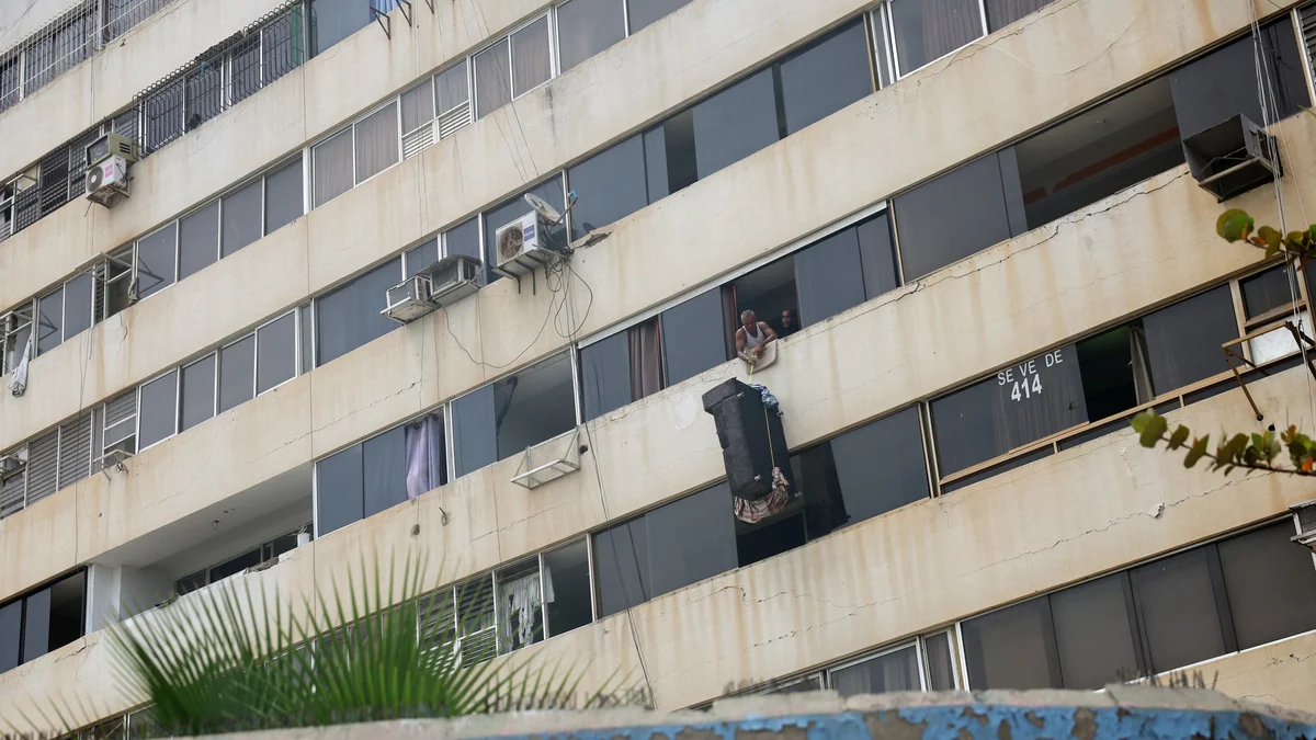 El drama de los venezolanos que vuelven a sus casas destruidas para salvar lo poco que les queda