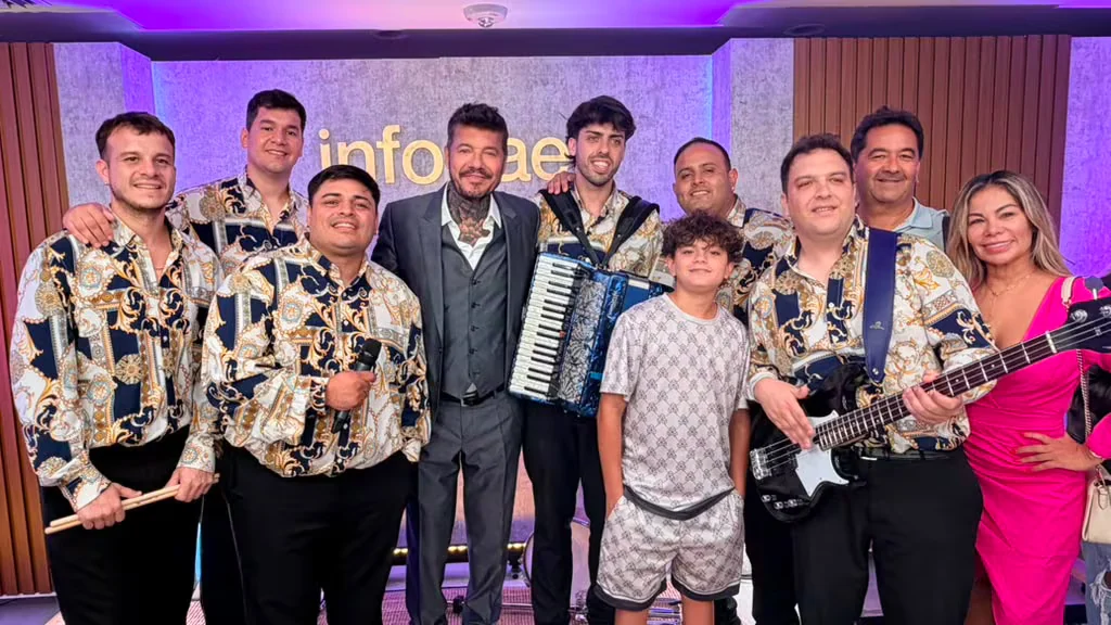 Los Palmeras cerraron Infobae Mundial con “Bombón Argentino”, su hit para la Scaloneta