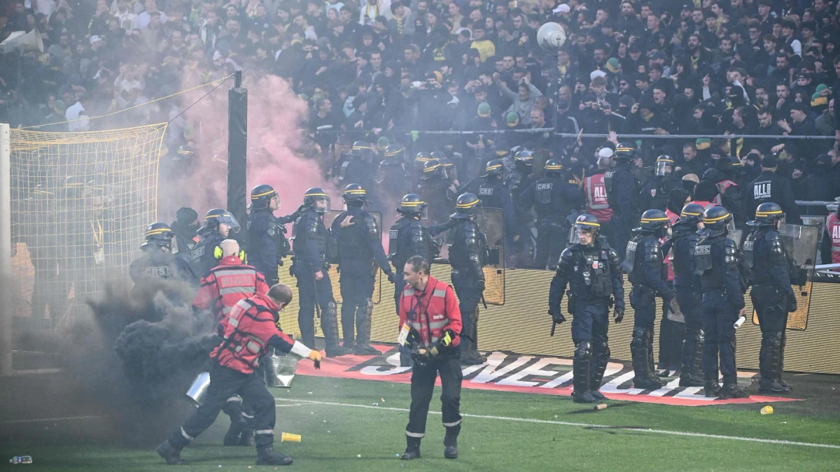 Nach feststehendem Abstieg: Chaotische Szenen in Nantes: Spielabbruch nach nur 22 Minuten