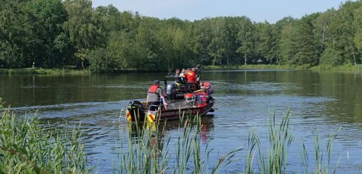 Isernhagen in Niedersachsen: Achtjähriger stirbt nach Unglück in Badesee