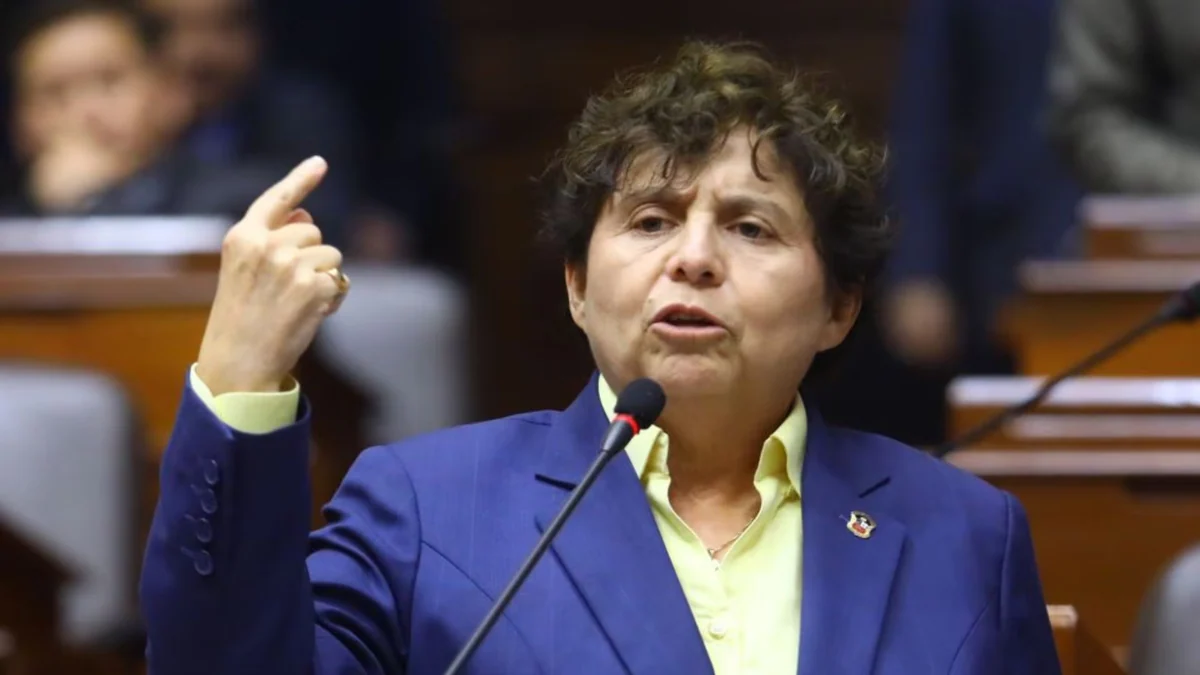 Susel Paredes ironiza sobre plan de otorgar medalla de Gran Cruz a José Jerí: “¿Lo van a condecorar por lechero?"