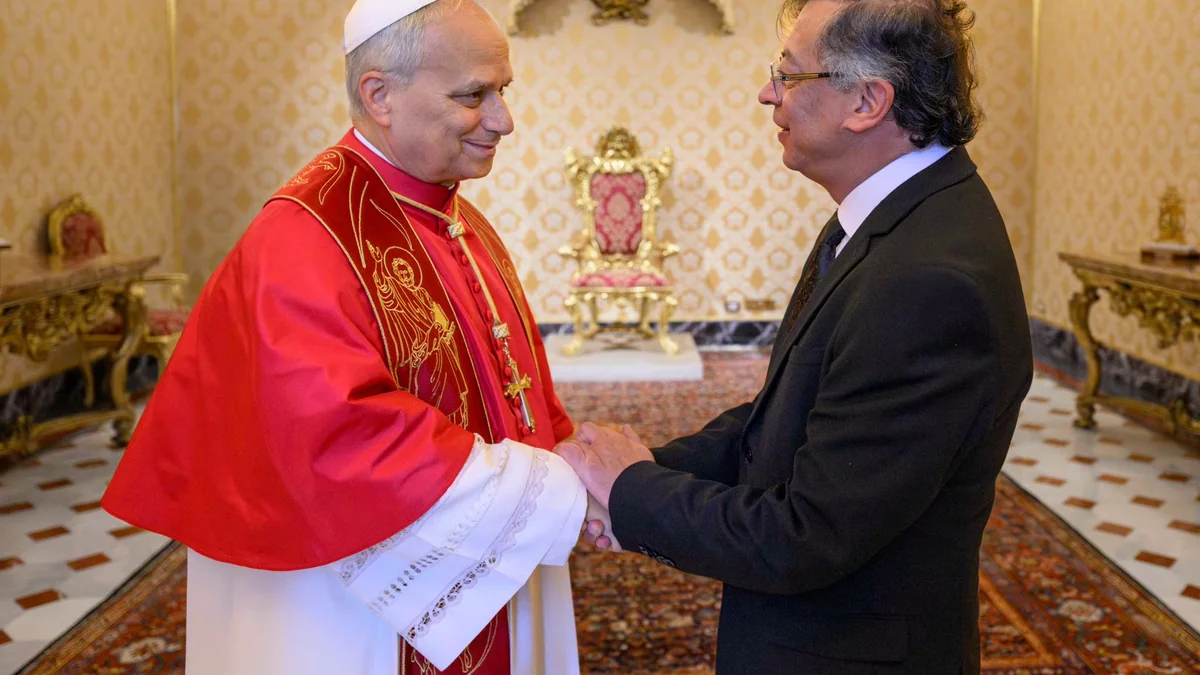 Gustavo Petro se reunió con el papa León XIV en el Vaticano para hablar de la situación en Colombia y Latinoamérica