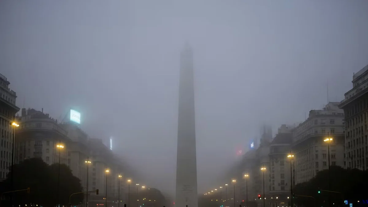 La Ciudad de Buenos Aires y cinco provincias se mantienen bajo alerta por niebla: qué dice el pronóstico para el fin de semana