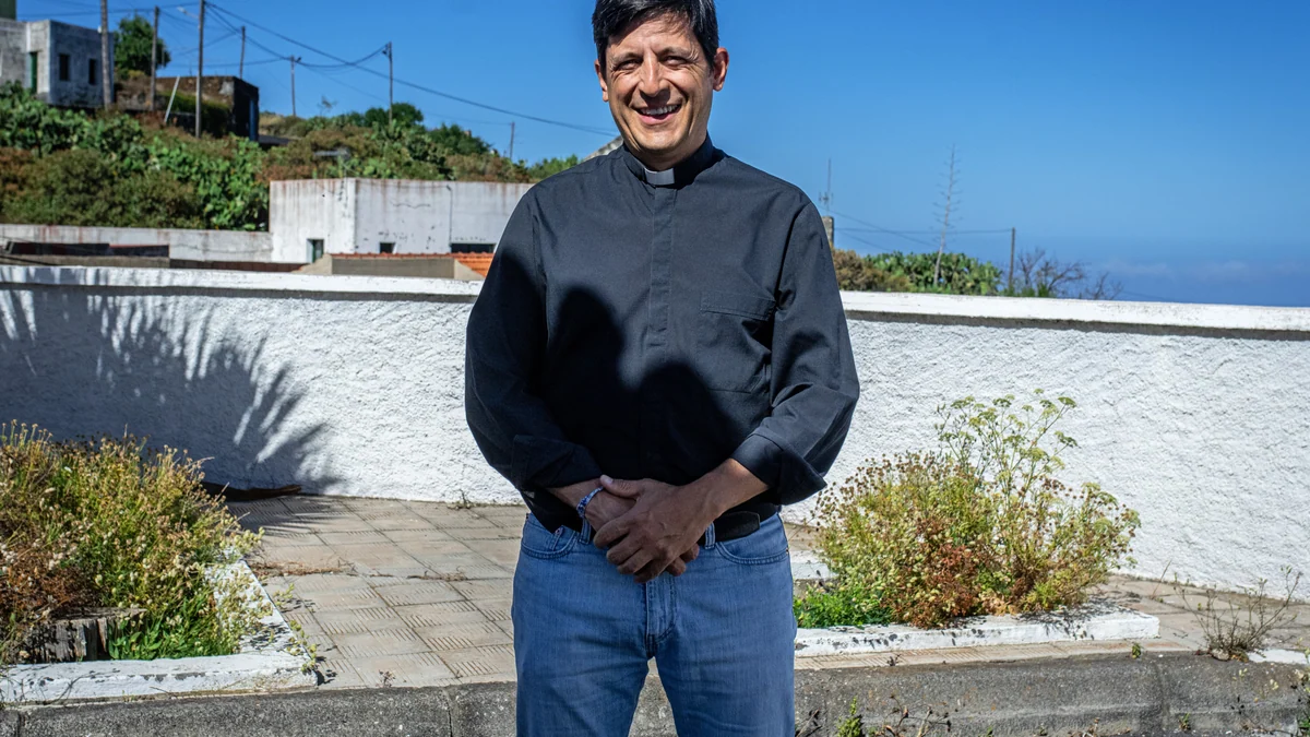 Darwin Rivas, el sacerdote que contará al Papa la tragedia migratoria en El Hierro: “Es un problema político que no se resuelve con soluciones policiales”