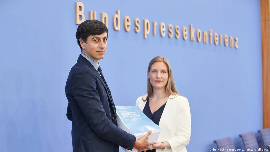 Almanya'da aşırı sağcı AfD'nin kapatılması tartışmaları yeniden alevlendi