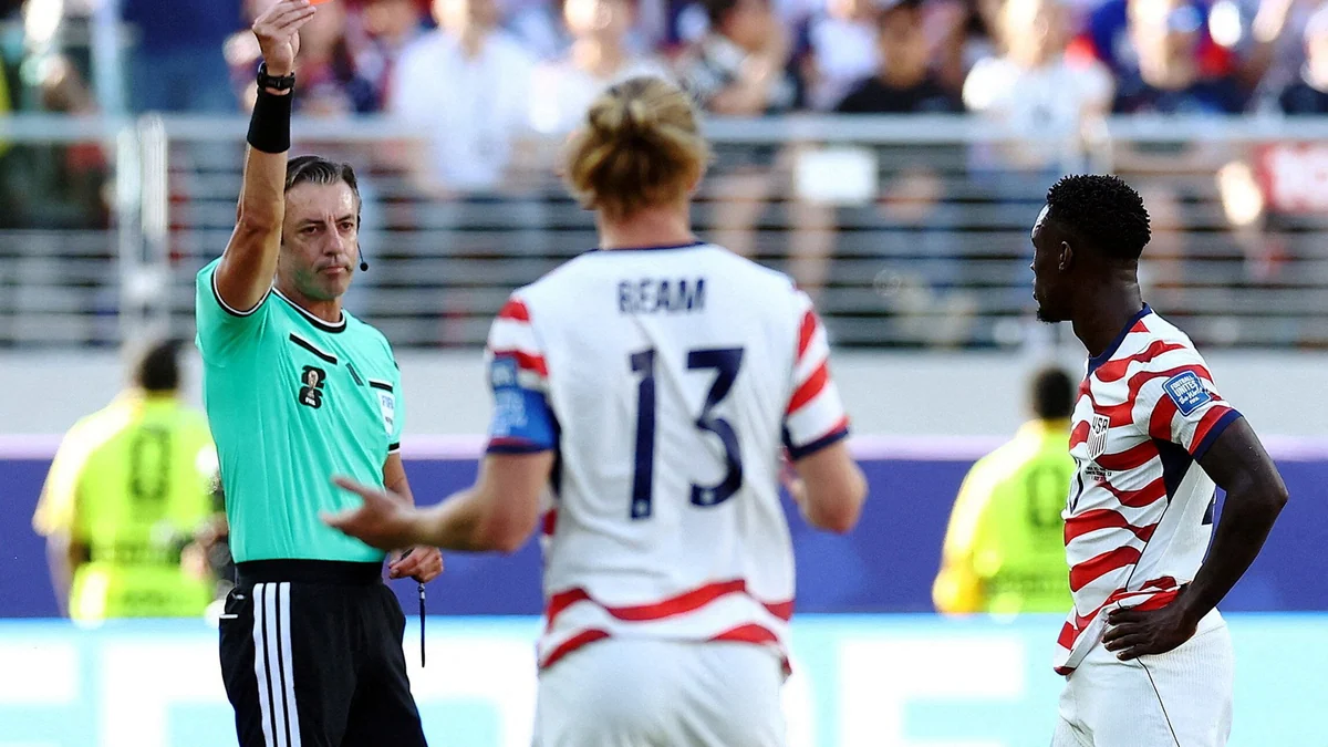 La FIFA retira la tarjeta roja al goleador estadounidense Balogun tras una llamada de Trump a Infantino