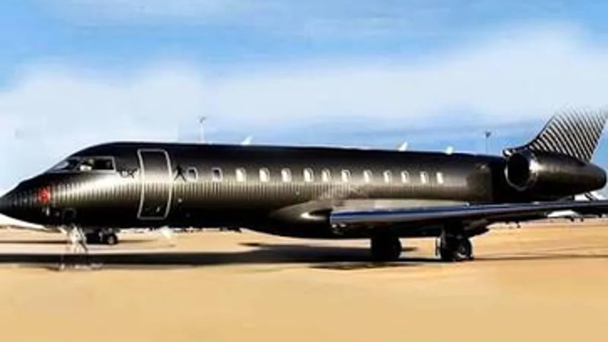 Ronaldo evita i tifosi e vola via con l’aereo privato (griffato CR7) da 80 milioni di dollari