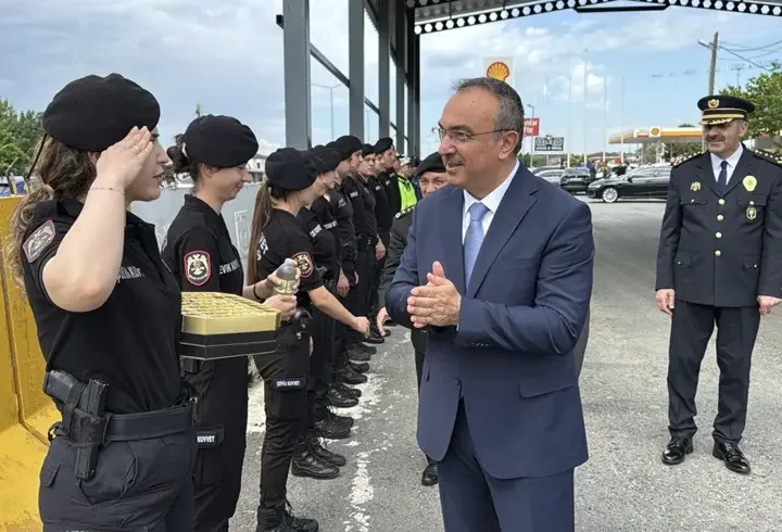 Tekirdağ Valisi Soytürk, görev başındaki personelle bayramlaştı