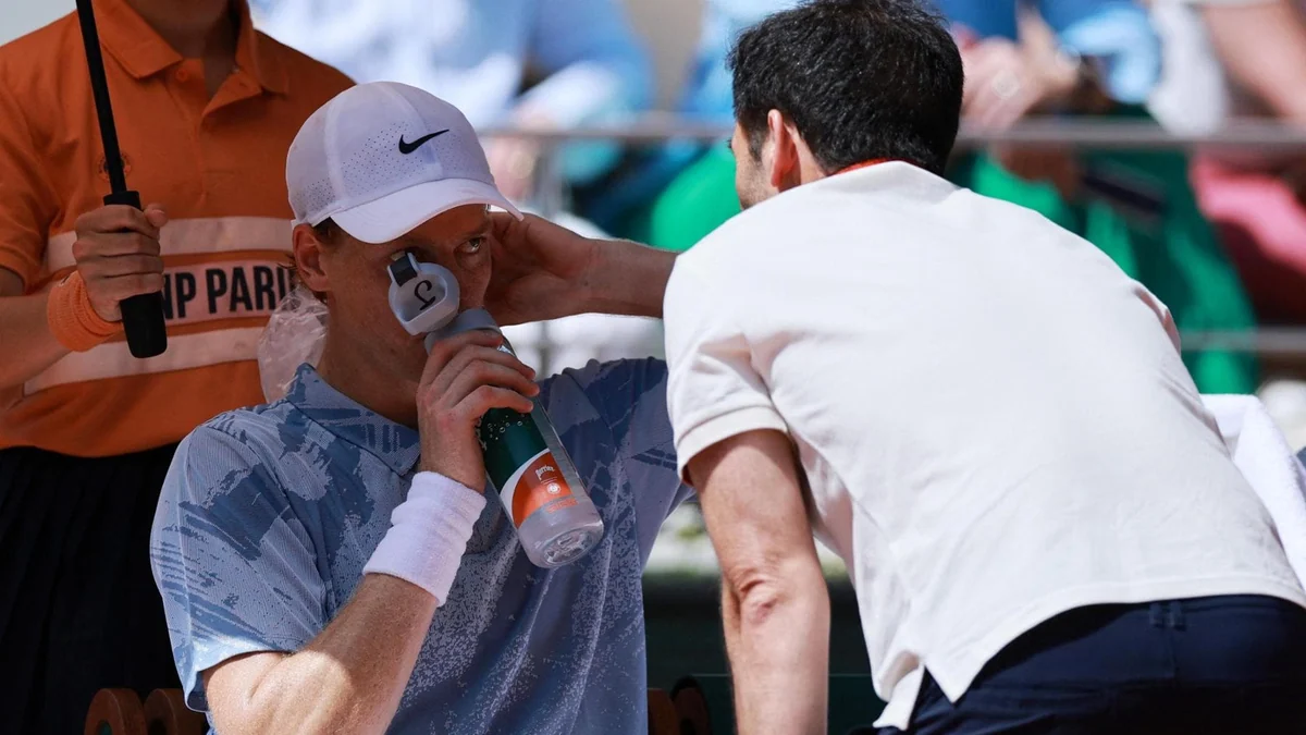 Sinner, malore durante il match contro Cerundolo al Roland Garros: “Ho bisogno di vomitare”