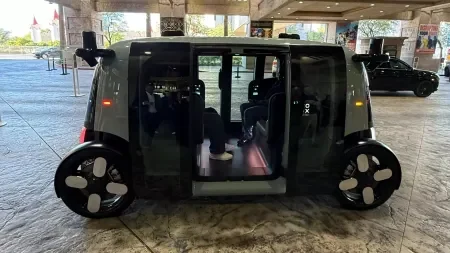 In Straße mit Gefahrenstelle eingefahren: Zoox ruft Robotaxis zurück