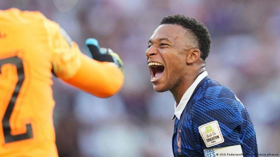 Kupası: Mbappé'ye ırkçı hakarete Paraguay'dan tepki