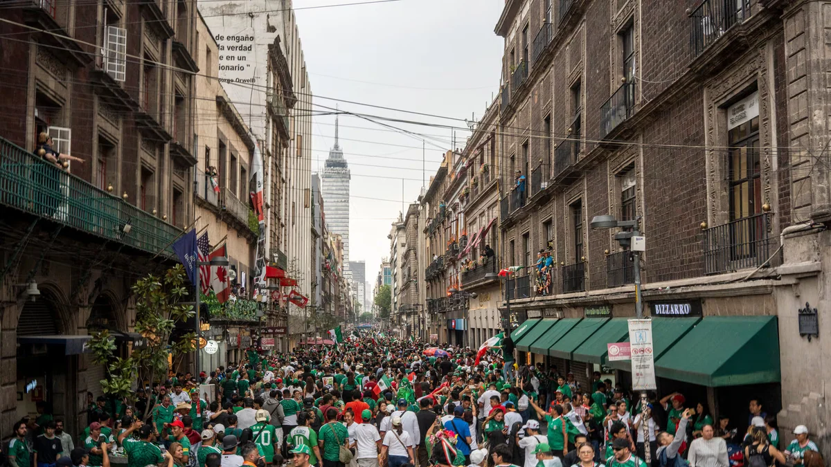 Trump restringió a los visitantes. México ganó turistas
