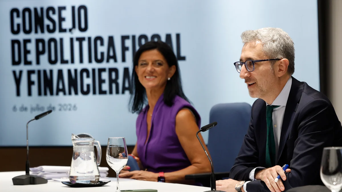 El Gobierno se abre por primera vez a dejar a unas comunidades tener más déficit que a otras para satisfacer a Cataluña