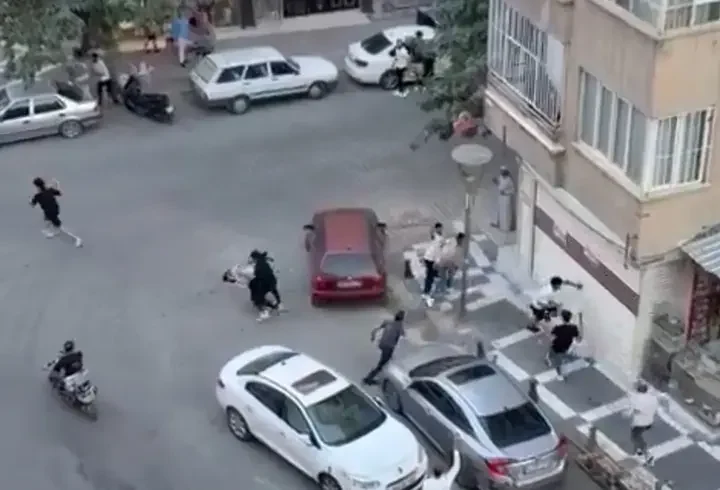 Şanlıurfa’da iki grup arasındaki kavga kamerada; 6 yaralı