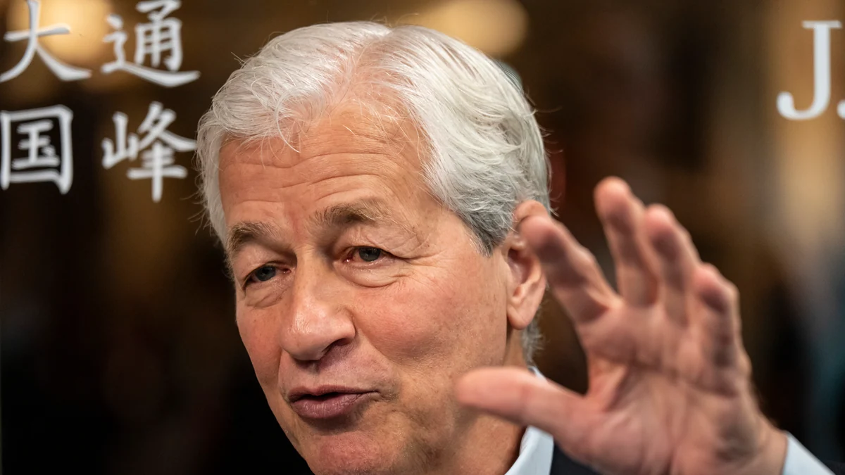 JPMorgan advierte a Burnham de "consecuencias" si sube impuestos a la banca