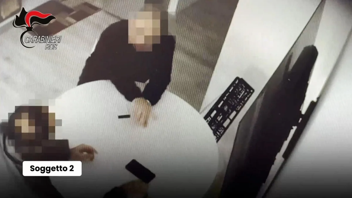 Spie per la Russia, ex 007 vendevano le informazioni a Mosca