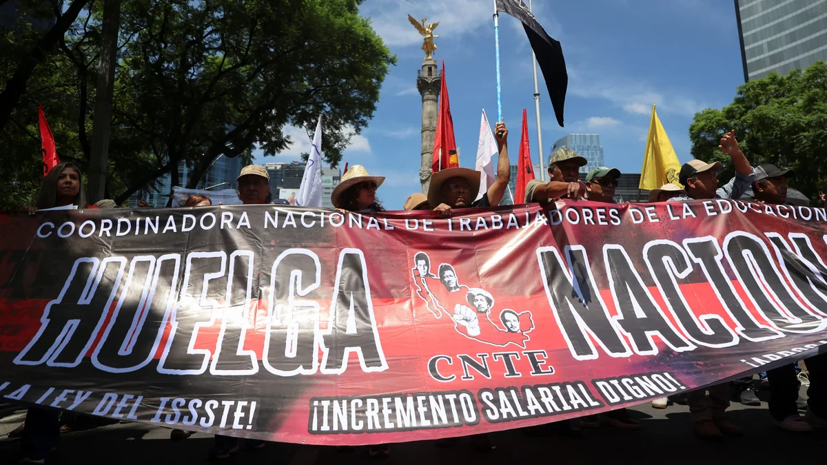 Contingentes de la CNTE se marchan a descansar pero llegan relevos para mantener el plantón