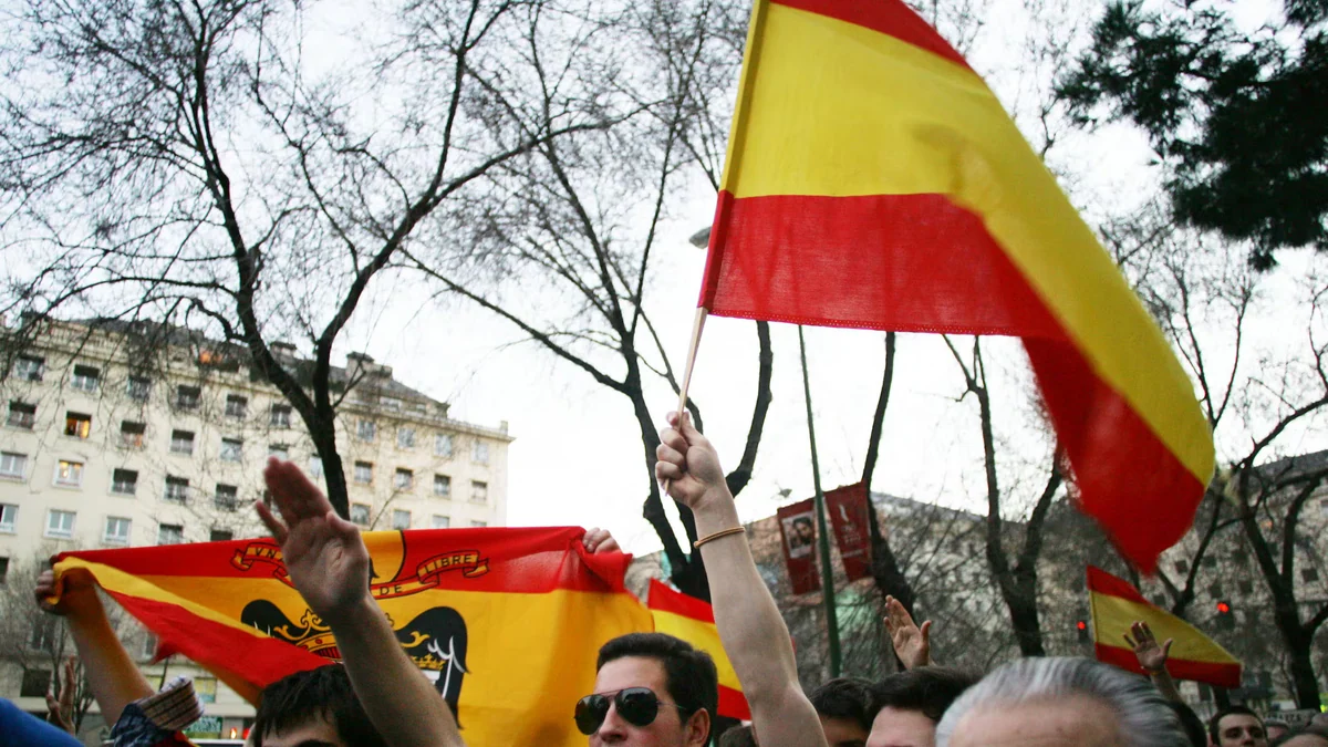 Ni la desigualdad ni la inmigración explican el extremismo: el mejor predictor de la radicalización está en el enfrentamiento entre partidos políticos