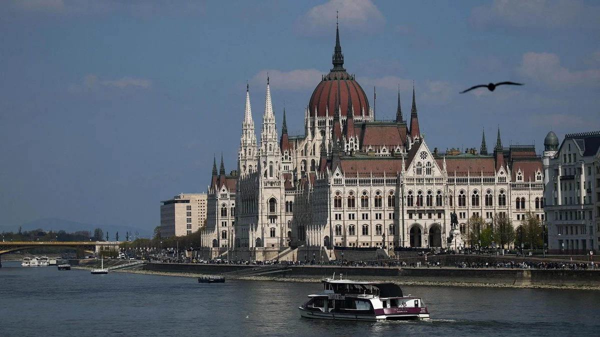Danubio a livelli minimi record. Si fermano le crociere fluviali a Budapest