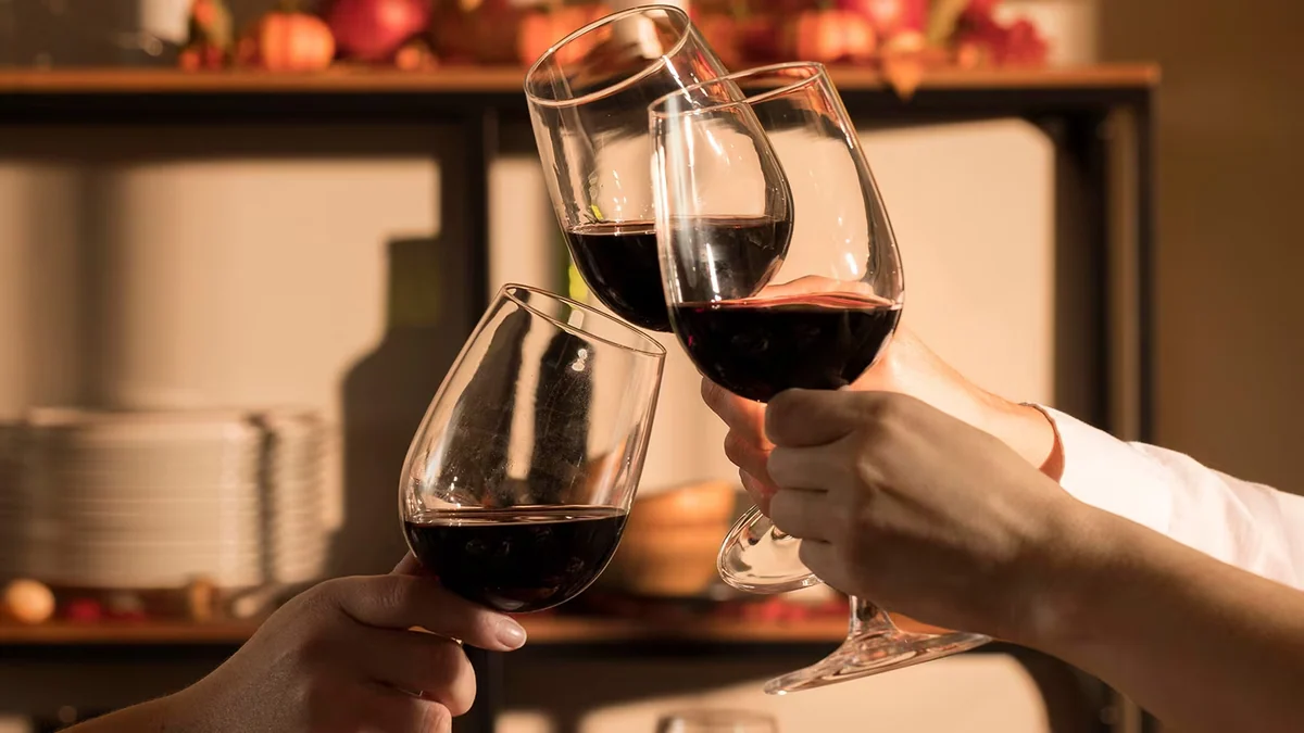 El protocolo del vino: cuáles son los componentes necesarios para lucirse en casa