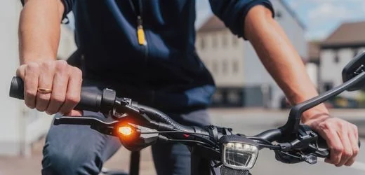 Blinklichter für Fahrräder im Test: Systeme von Abus, Motogadget BLNK, Busch+Müller