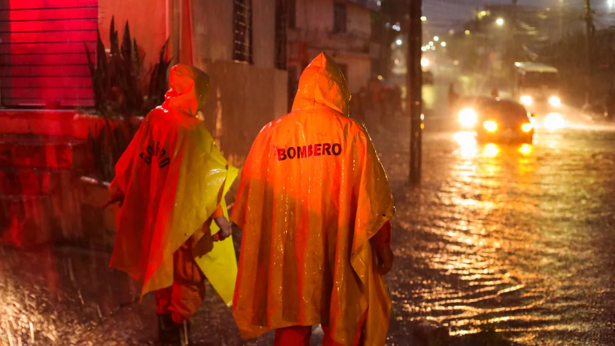 Las tormentas intensas golpean el Área Metropolitana de San Salvador y varias regiones del país