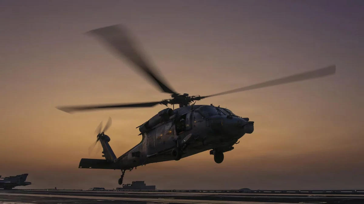 EEUU confirma la muerte de un comandante tras el "aterrizaje de emergencia" de un helicóptero en el mar Arábigo