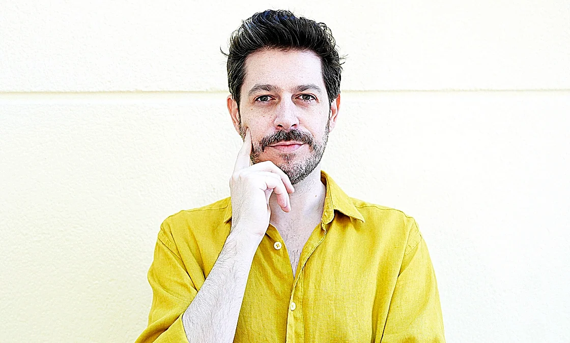 César Andrés Baciero, comunicador: "Las monarquías hoy se quieren presentar como clase media"