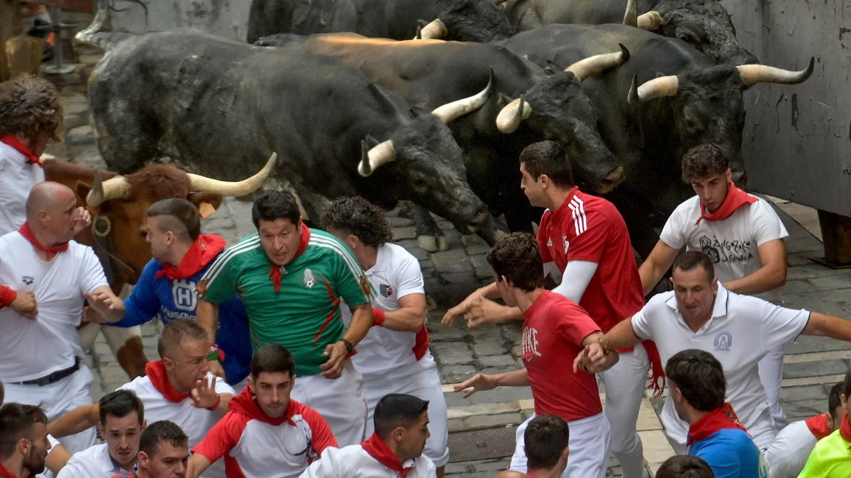 Octavo encierro de San Fermín 2026, en directo | Los toros de Jandilla corren el último encierro de los festejos
